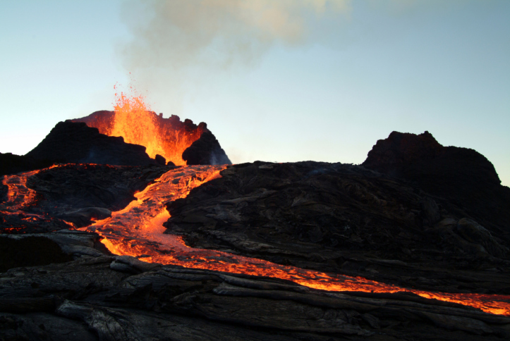 Maui Activities_/UserFiles/Image/preview/Volcano_stock.jpg