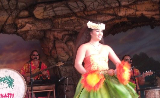 Hula-Dancers-Hyatt-Luau-Maui